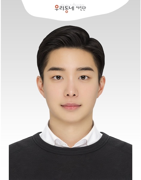 서울대입구역사원증사진, 매번 여기서 찍는 우리동네사진관